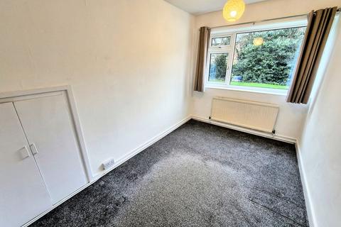 2 bedroom ground floor flat for sale, Ash Grove, Leeds
