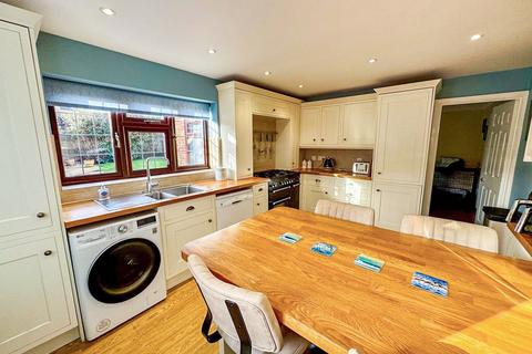 4 bedroom detached house for sale, Elliot Rise, Grange Park, Hedge End, SO30