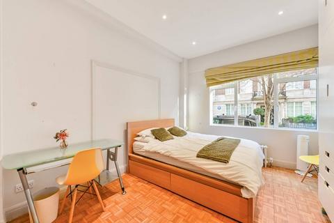 2 bedroom flat to rent, Hallam Court, Marylebone, London, W1W