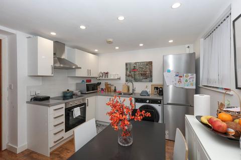 2 bedroom apartment for sale, Lakeside Rise, Manchester