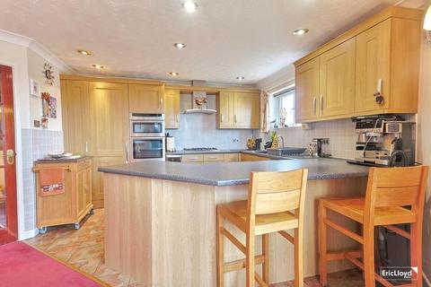 4 bedroom detached house for sale, VICTORIA ROAD BRIXHAM