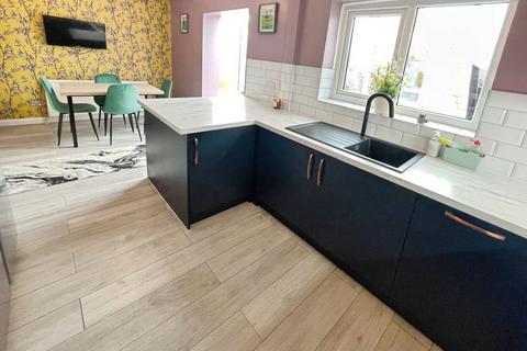 3 bedroom semi-detached house for sale, Trent Way, Kearsley