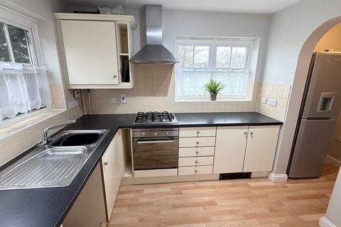 2 bedroom semi-detached house to rent, The Poplars, Hinchingbrooke Park
