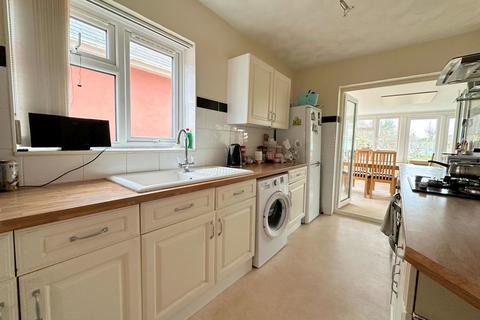 2 bedroom semi-detached bungalow for sale, Merton Avenue, Fareham PO16