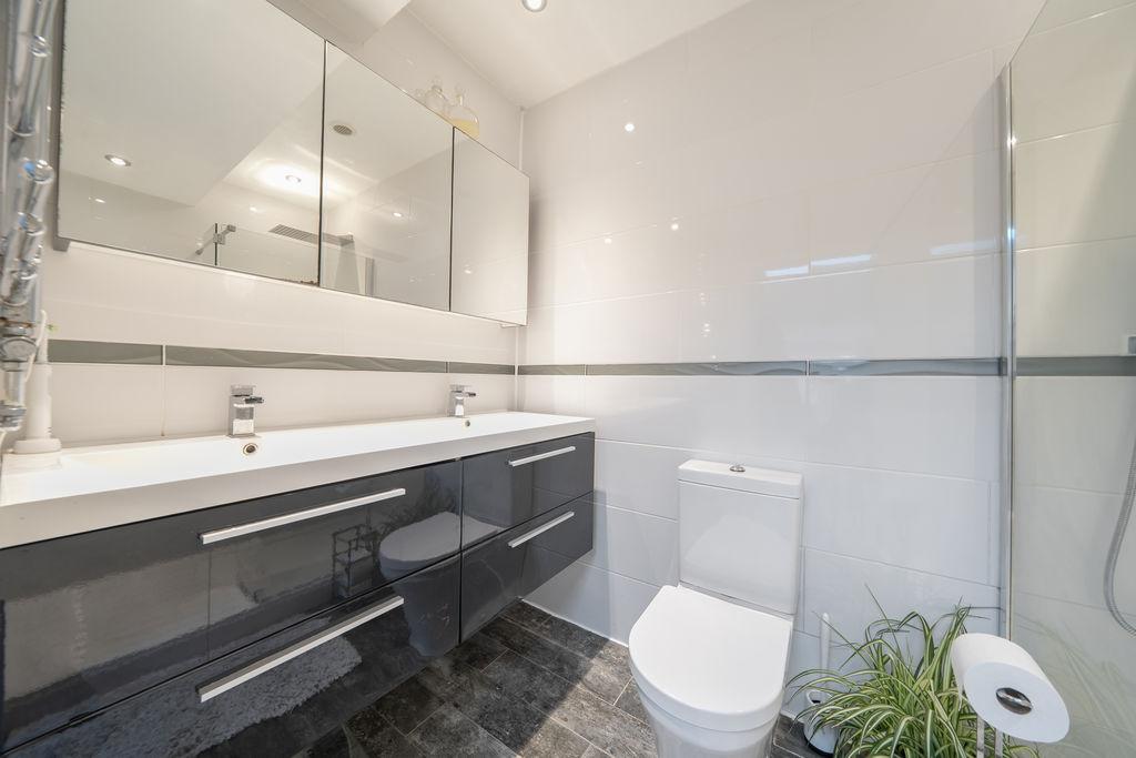 En Suite Shower Room