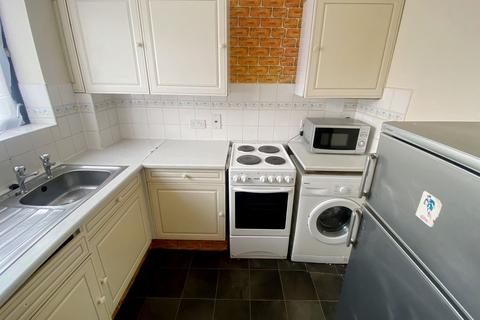 1 bedroom apartment to rent, Central Avenue, Enfield