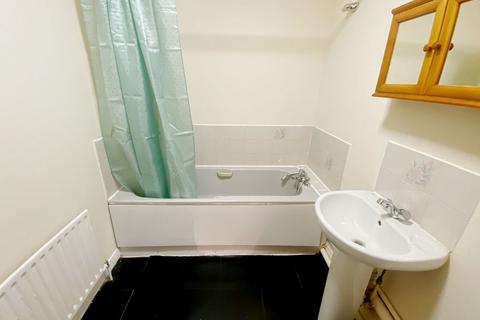 1 bedroom apartment to rent, Central Avenue, Enfield
