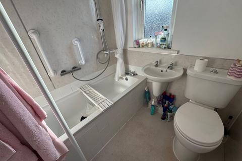 2 bedroom house for sale, Finchley Crescent, Newcastle upon Tyne NE6