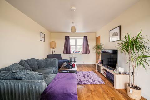 undefined, Llangefni LL77