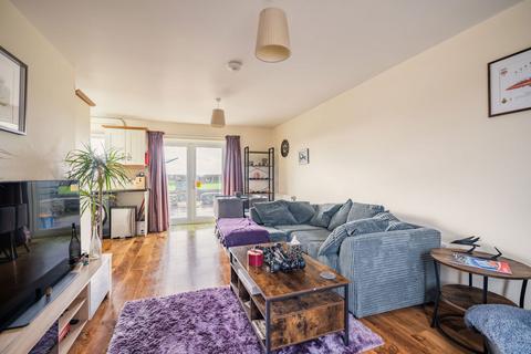 undefined, Llangefni LL77