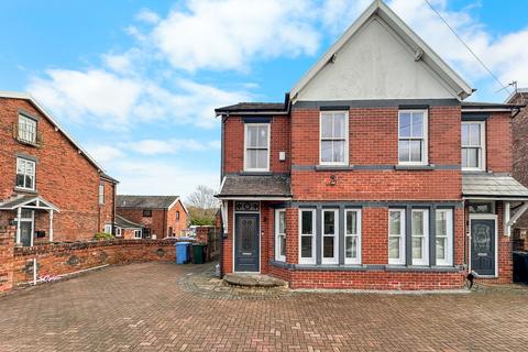 3 bedroom semi-detached house to rent, Station Road, Wigan WN8