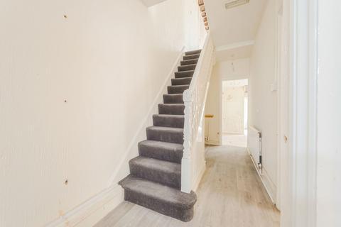 6 bedroom end of terrace house for sale, County Road, Swindon, SN1 2EA