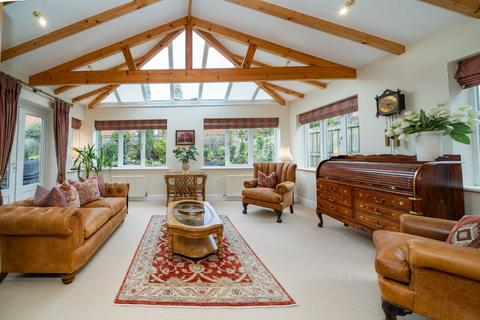 5 bedroom detached house for sale, 2 Drayton Grove, Belbroughton DY9