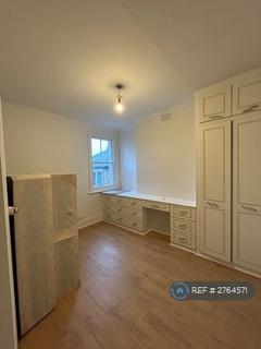 1 bedroom flat to rent, Top  -  Townmead Road, London, SW6