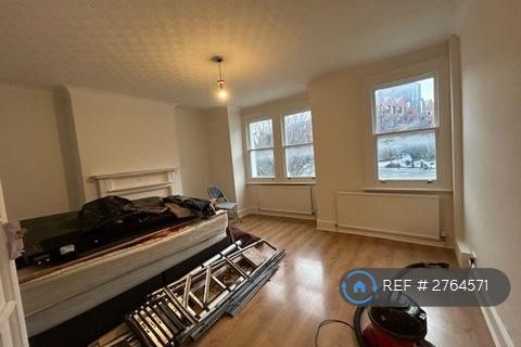 1 bedroom flat to rent, Top  -  Townmead Road, London, SW6
