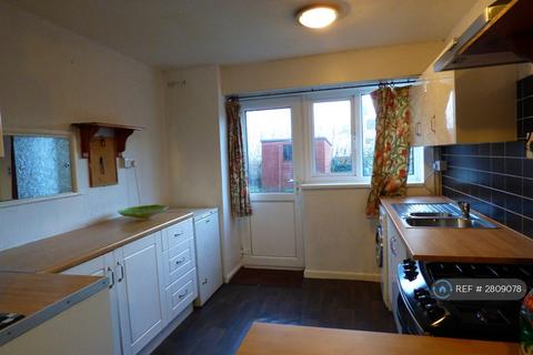 3 bedroom terraced house to rent, Kent Close, Exeter, EX2
