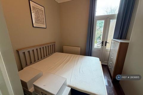 2 bedroom flat to rent, Umfreville Road, London, N4