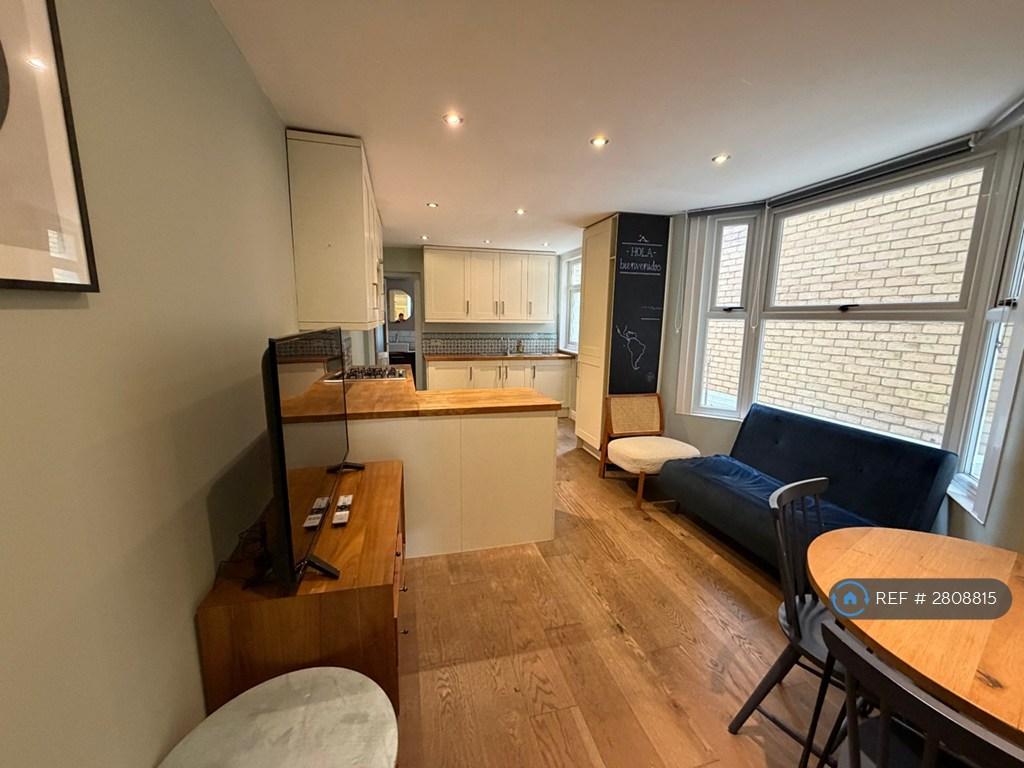 Kitchen/Lounge
