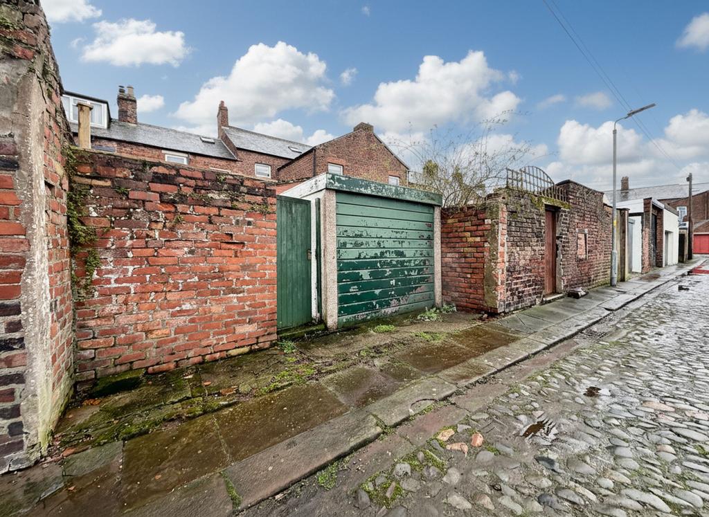Garage/rear lane