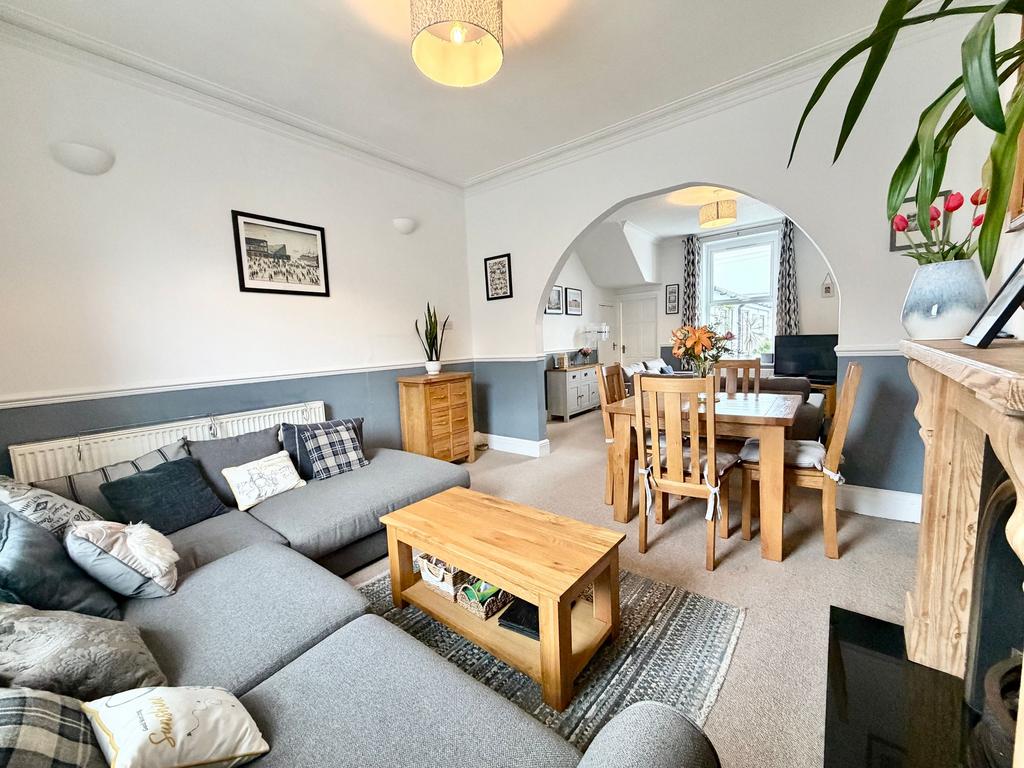 Sitting dining room