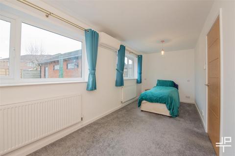2 bedroom detached bungalow for sale, The Pipers, Warrington WA3