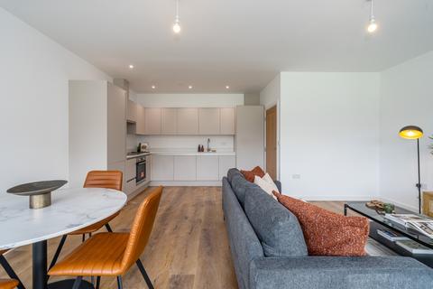 1 bedroom apartment to rent, 1 Lakeside Close Staines-upon-thames TW18