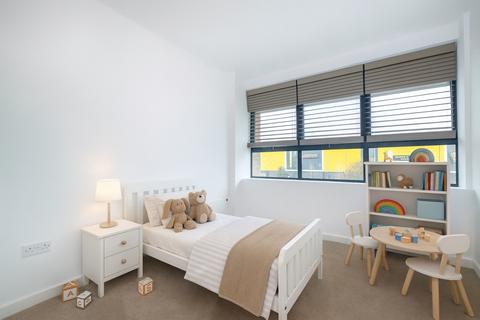 2 bedroom apartment to rent, 3 Lakeside Close Staines-upon-thames TW18