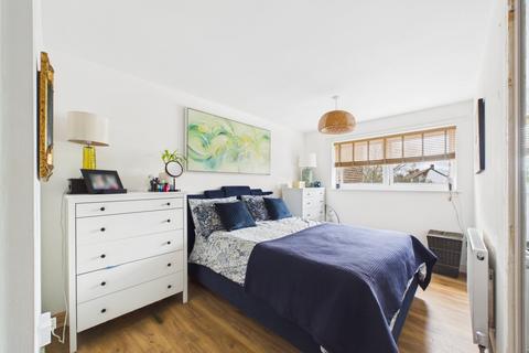 2 bedroom flat for sale, West Side, Leighton Buzzard, LU7