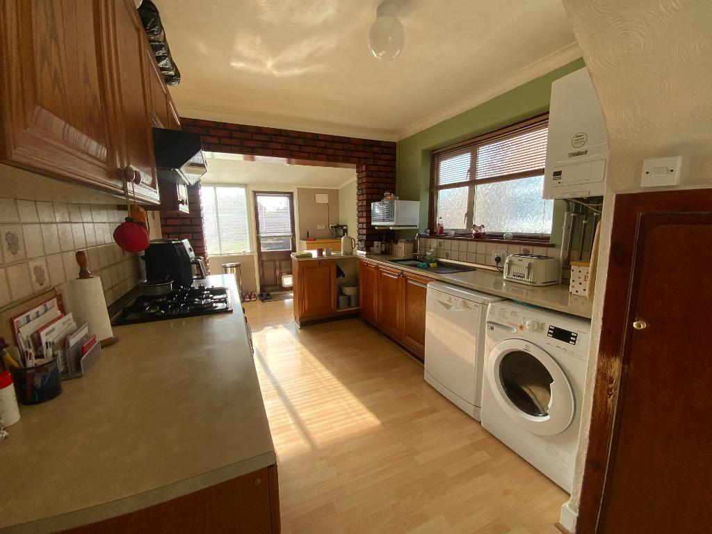KITCHEN 12'1 x 8'10