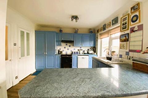 undefined, Elm Park, Hornchurch RM12