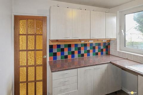 3 bedroom semi-detached house for sale, Thorpe Green Drive, Huddersfield HD7