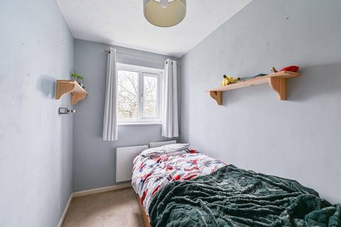 2 bedroom flat to rent, Peartree Avenue, Earlsfield, London, SW17