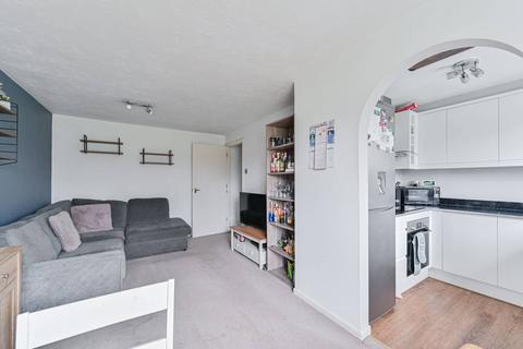 2 bedroom flat to rent, Peartree Avenue, Earlsfield, London, SW17