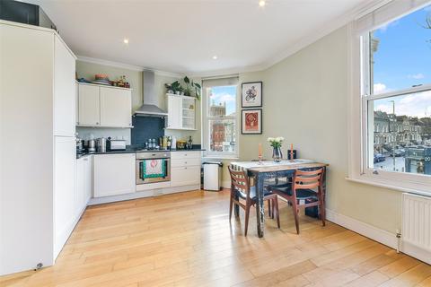 2 bedroom apartment to rent, Northcote Road, London, SW11