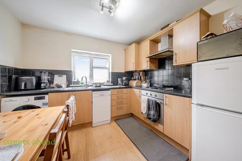 1 bedroom apartment to rent, Woodcote Grove Road, Coulsdon, CR5