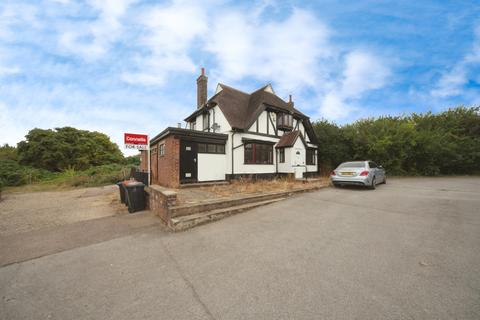 3 bedroom detached house for sale, Streatley Road, Sundon, Luton