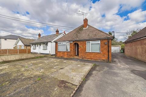 2 bedroom bungalow for sale, Holly Road, Farnborough, Hampshire, GU14