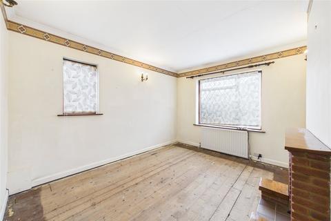 2 bedroom bungalow for sale, Holly Road, Farnborough, Hampshire, GU14