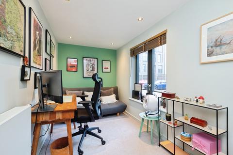 2 bedroom flat for sale, Henry Road, London, SW9