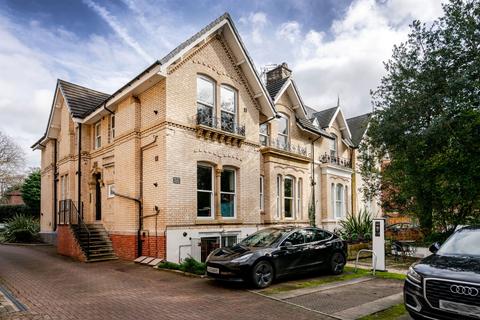 1 bedroom flat for sale, Edge Lane, Manchester M21