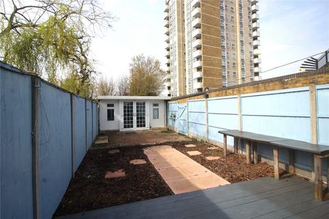 3 bedroom end of terrace house to rent, Shepherd Street, Northfleet, Gravesend, Kent, DA11