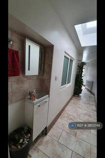 undefined, Queens Road, Slough, SL1