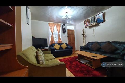undefined, Queens Road, Slough, SL1