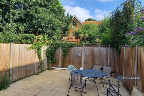 4 bedroom terraced house to rent, Whitnell Court, London, SW15