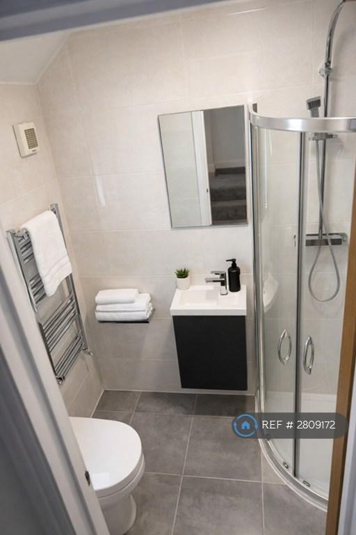 Ff - En-Suite Shower Room