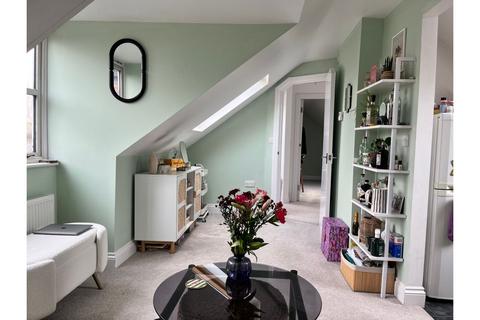 1 bedroom flat to rent, Beresford Road, London, E17