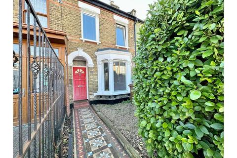 2 bedroom terraced house to rent, Cann Hall Road, London, E11
