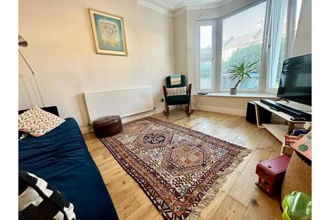 2 bedroom terraced house to rent, Cann Hall Road, London, E11