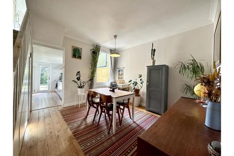 2 bedroom terraced house to rent, Cann Hall Road, London, E11