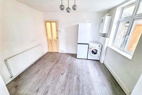 1 bedroom flat to rent, Warwick Road, Stratford